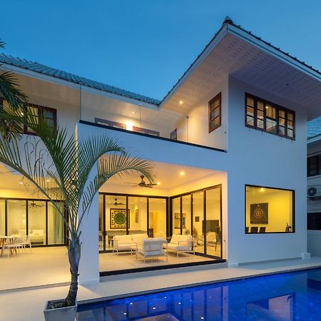 Stunning Villa With Pool And Tropical Garden ホアヒン郡 エクステリア 写真