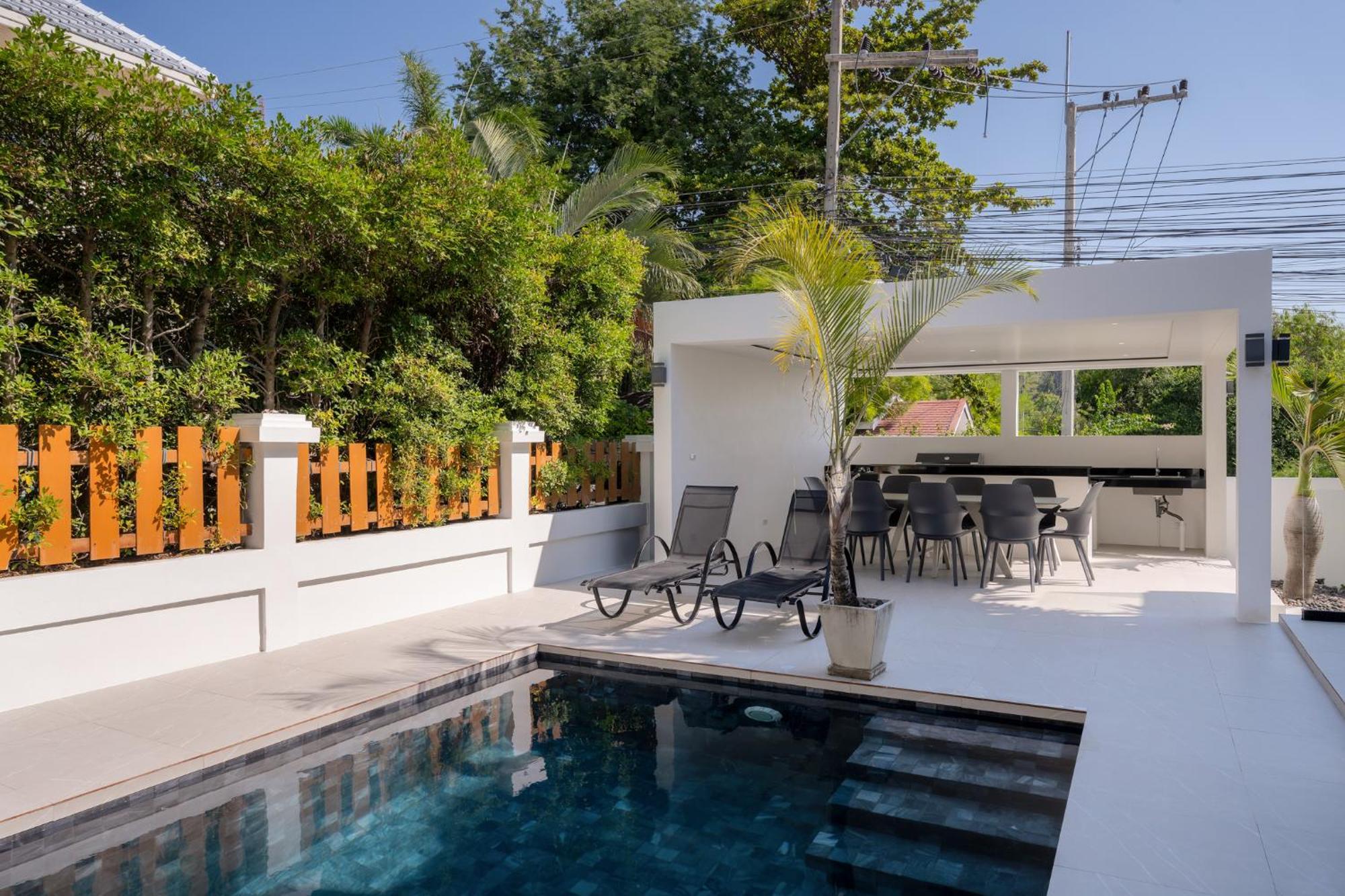 Stunning Villa With Pool And Tropical Garden ホアヒン郡 エクステリア 写真