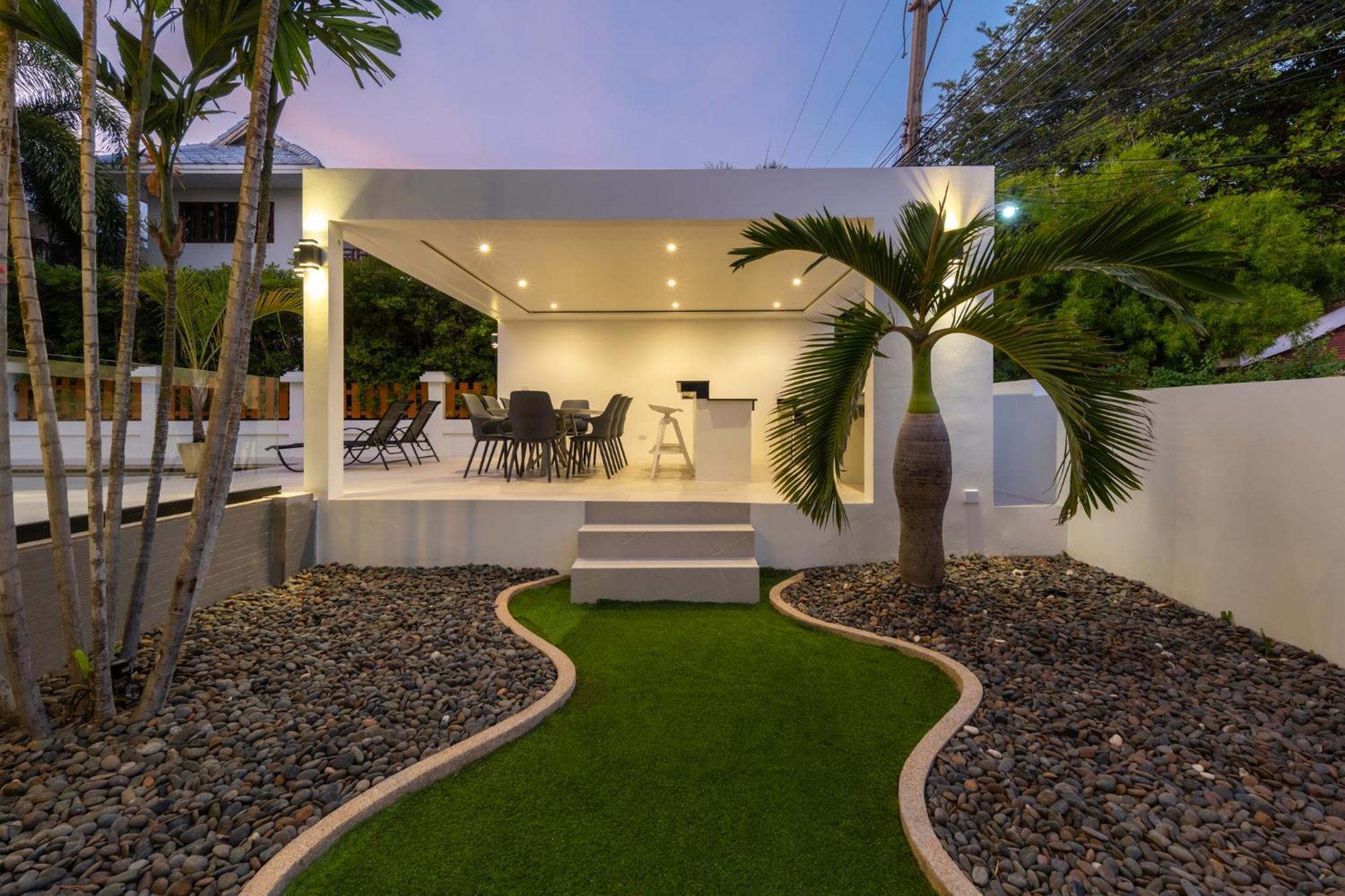 Stunning Villa With Pool And Tropical Garden ホアヒン郡 エクステリア 写真