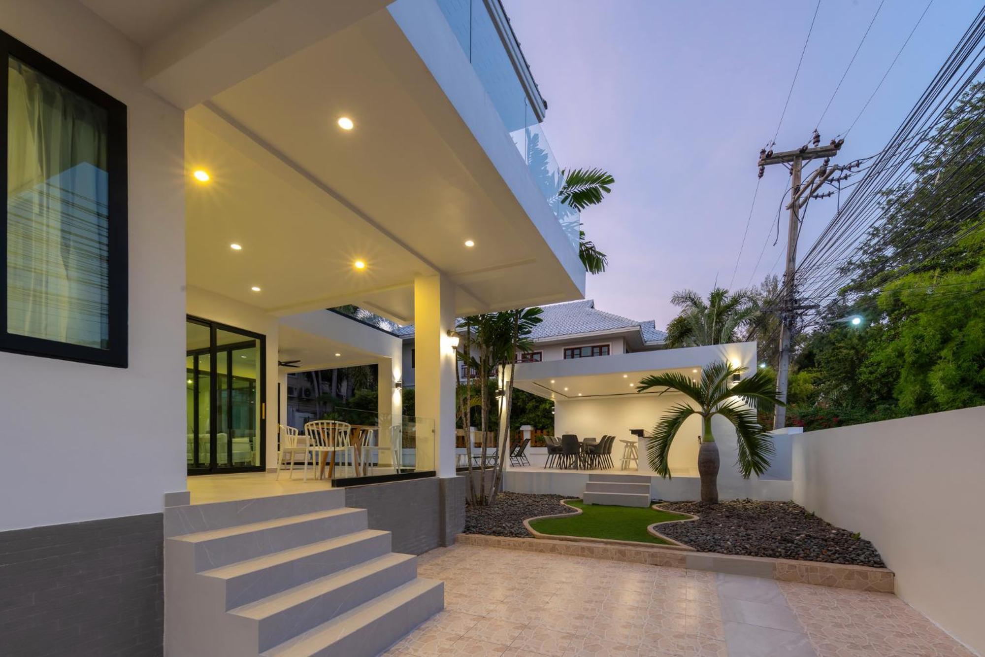 Stunning Villa With Pool And Tropical Garden ホアヒン郡 エクステリア 写真