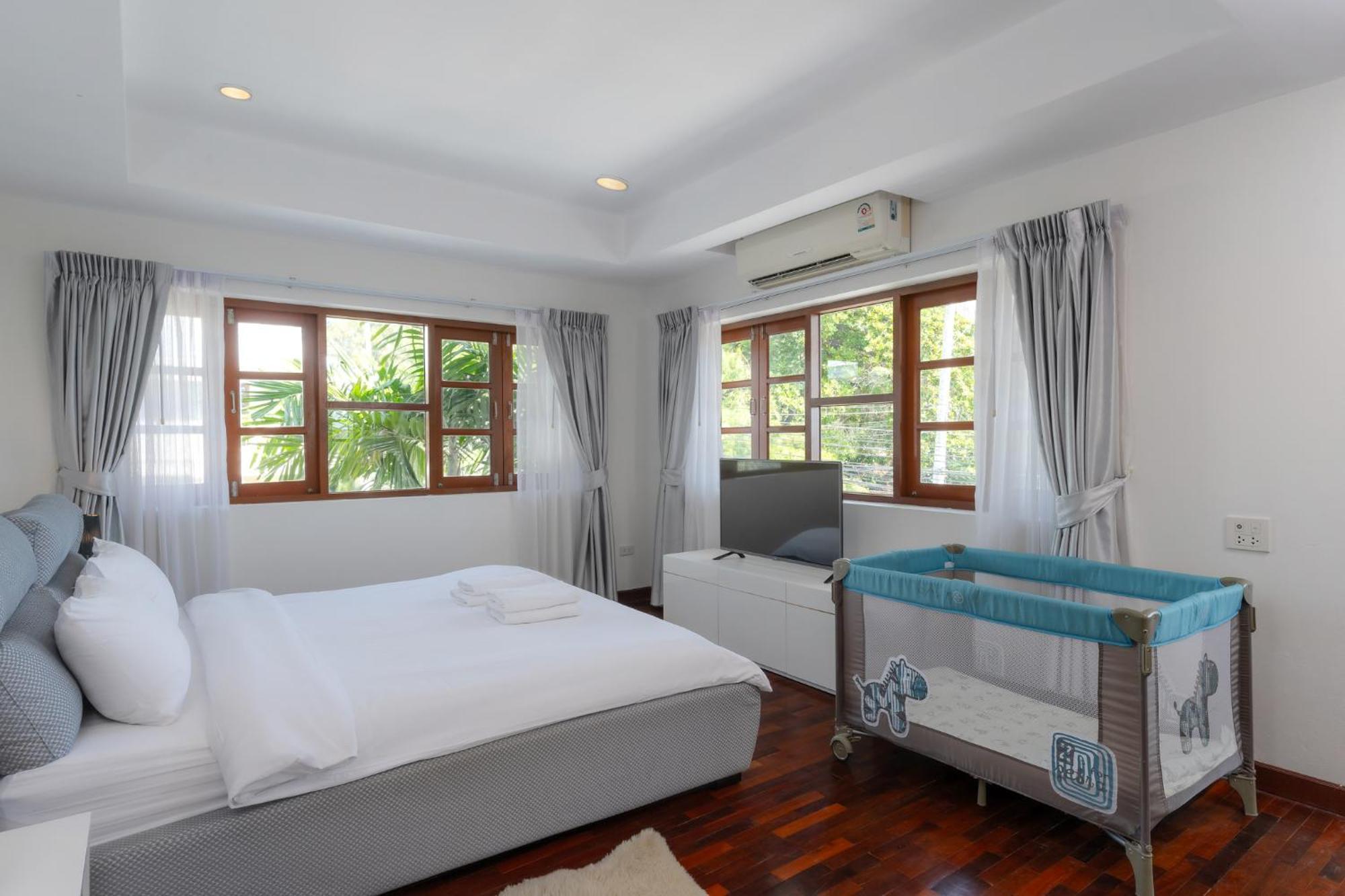 Stunning Villa With Pool And Tropical Garden ホアヒン郡 エクステリア 写真