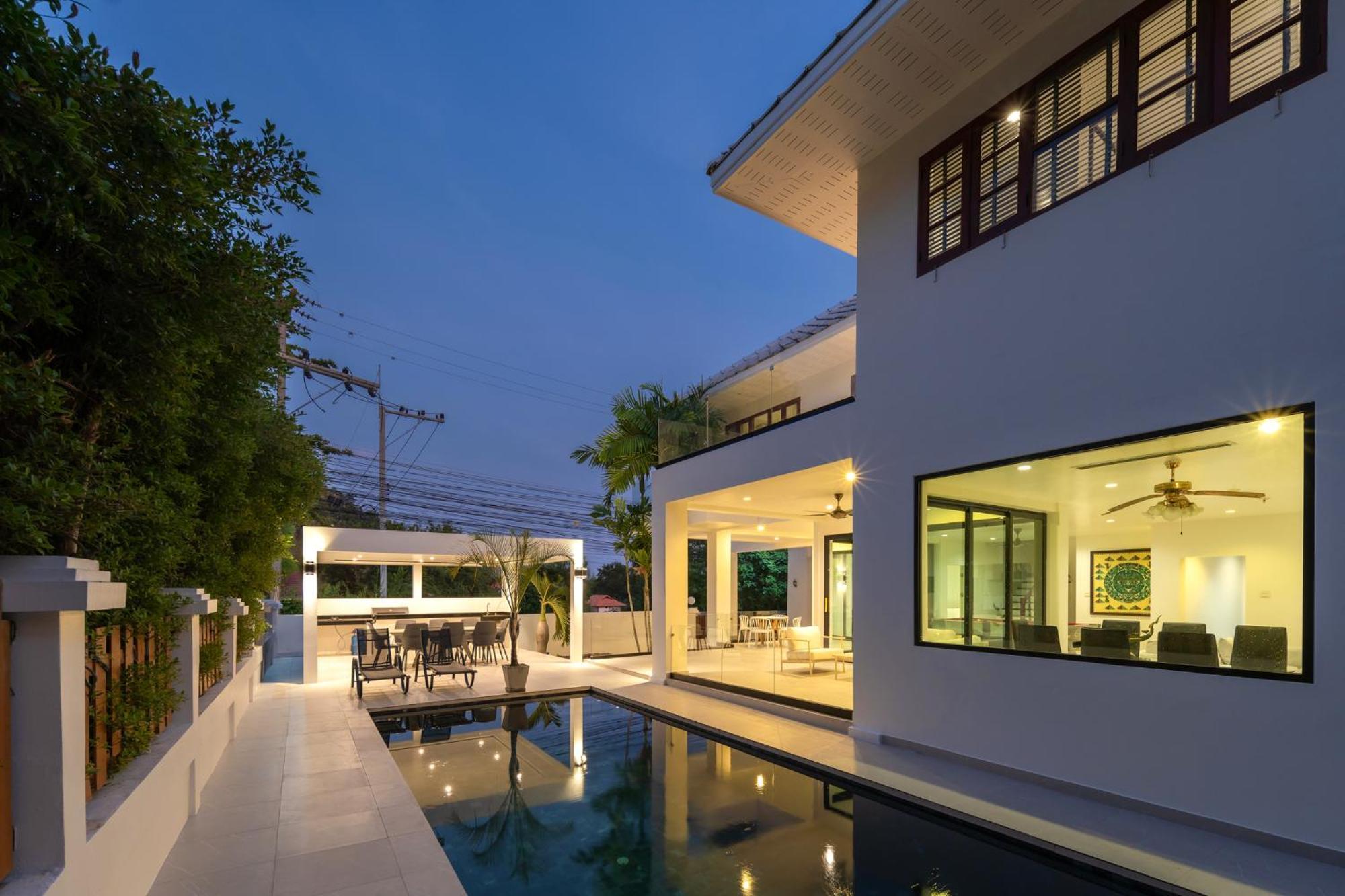 Stunning Villa With Pool And Tropical Garden ホアヒン郡 エクステリア 写真