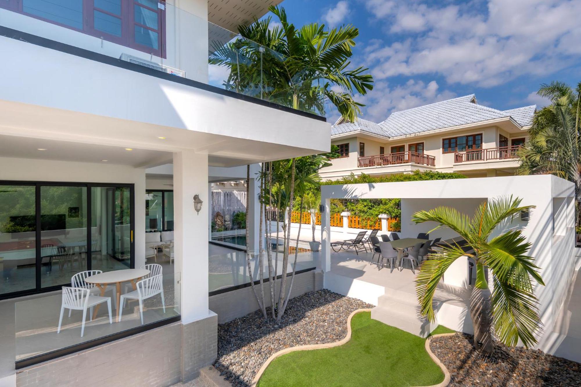 Stunning Villa With Pool And Tropical Garden ホアヒン郡 エクステリア 写真