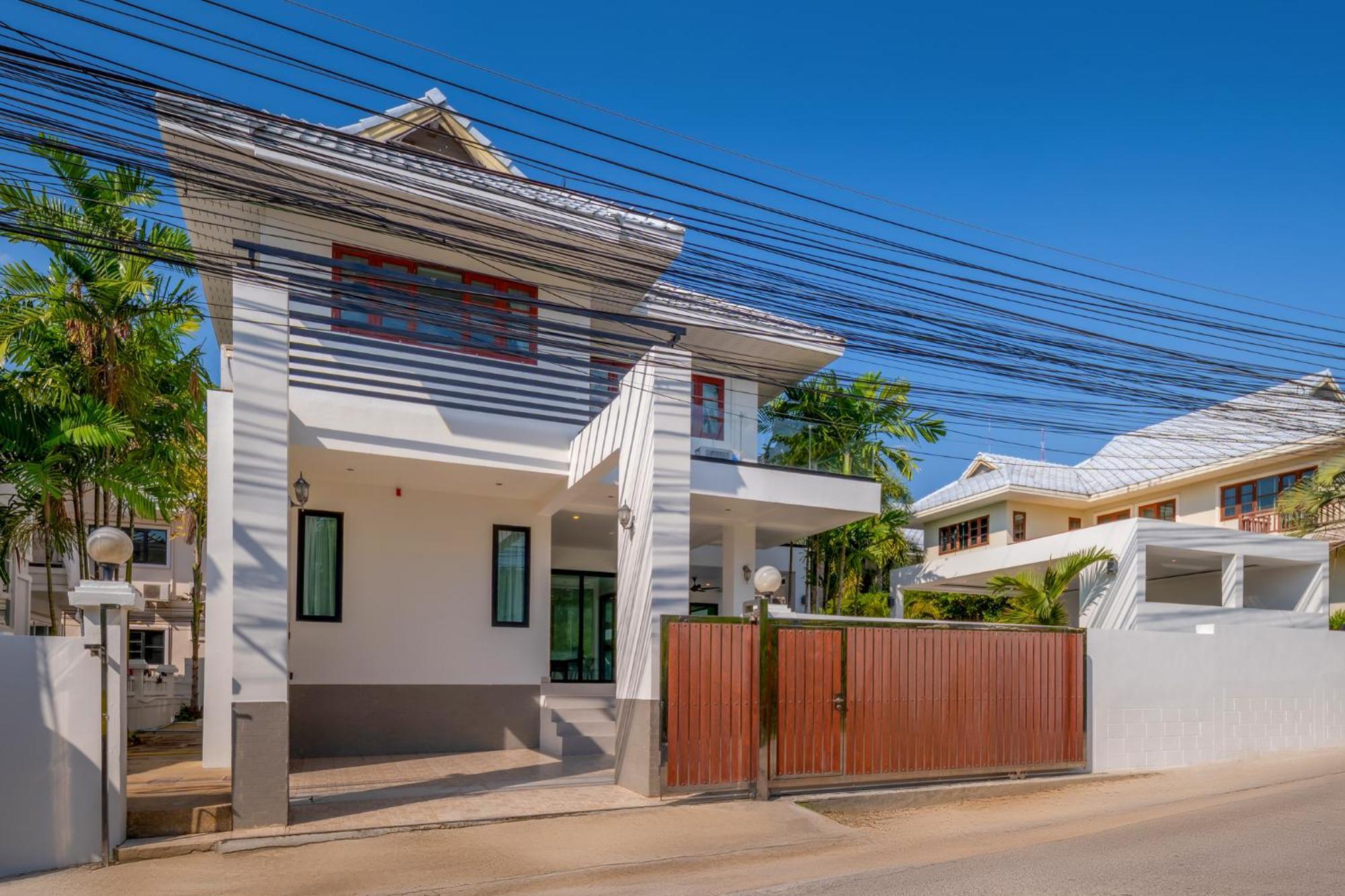 Stunning Villa With Pool And Tropical Garden ホアヒン郡 エクステリア 写真