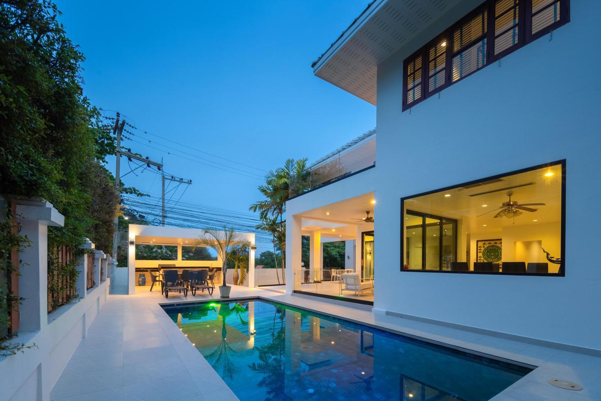 Stunning Villa With Pool And Tropical Garden ホアヒン郡 エクステリア 写真