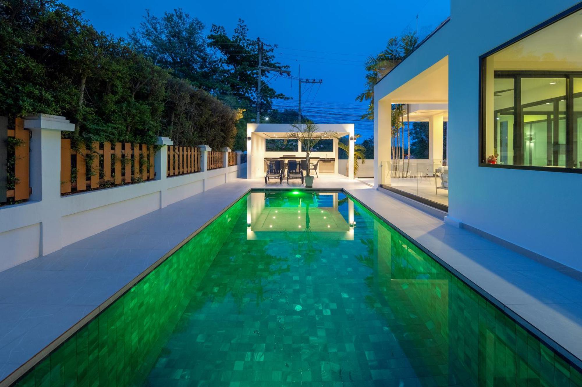 Stunning Villa With Pool And Tropical Garden ホアヒン郡 エクステリア 写真